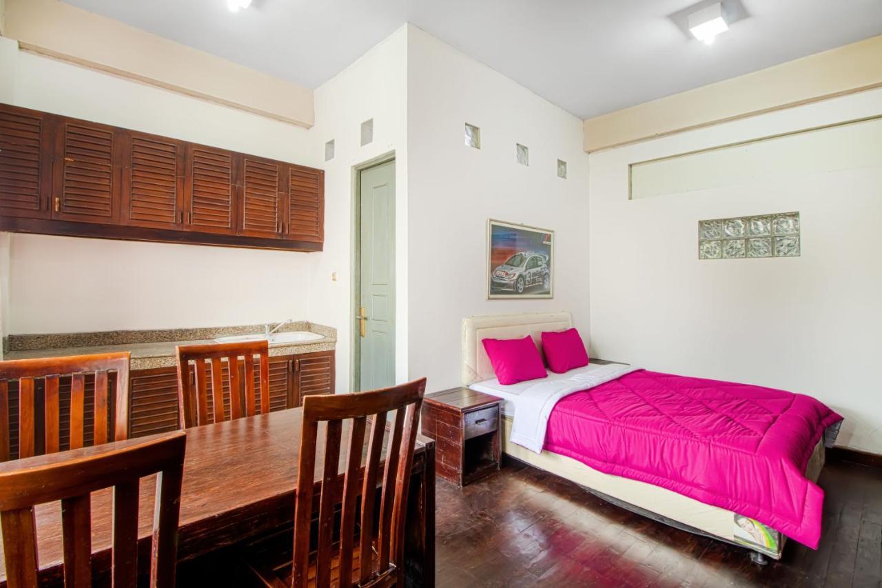 Готель Tobana House Bintaro Джакарта Екстер'єр фото